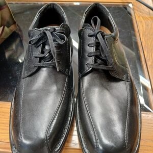 Clarks Black Leather Men's Oxfords